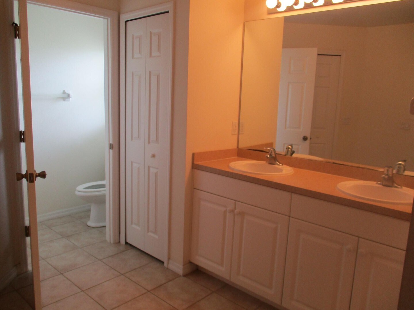 Building Photo - Coming soon  nice 3/2 with newer carpet