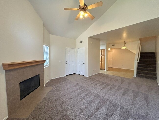 Building Photo - Two-Story 3-Bedroom Condo in Orange Gardens HOA!