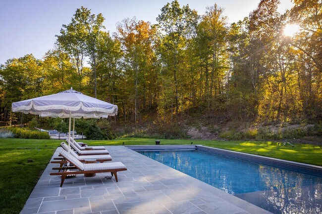 Building Photo - 46 Will Tremper Dr