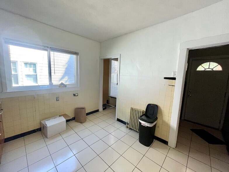 Building Photo - 38 George St