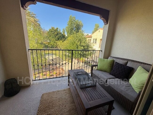 Building Photo - 804 El Paseo