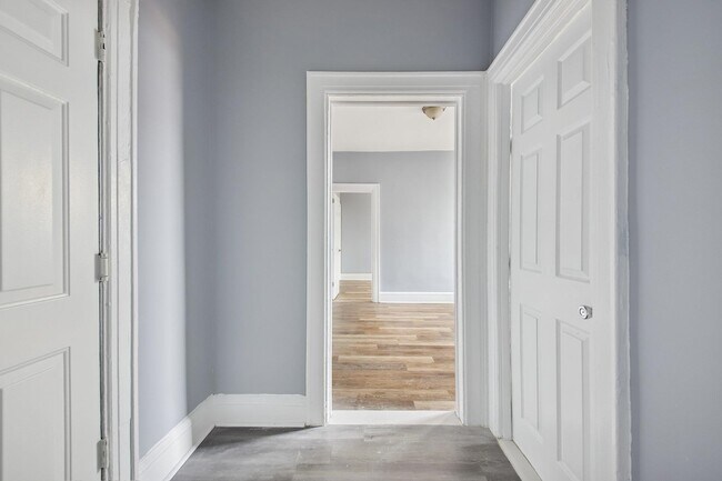 Building Photo - 6700 Park Ave