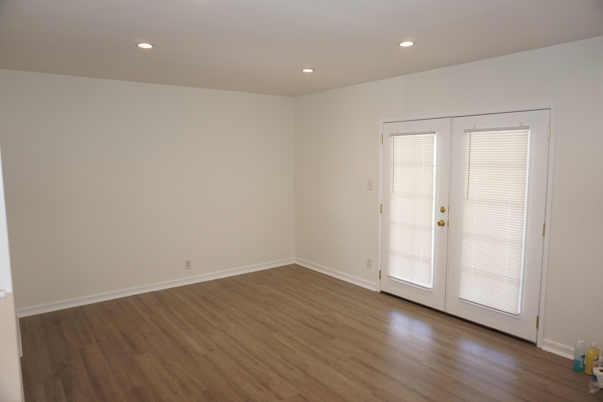 Building Photo - 7633 Enfield Ave