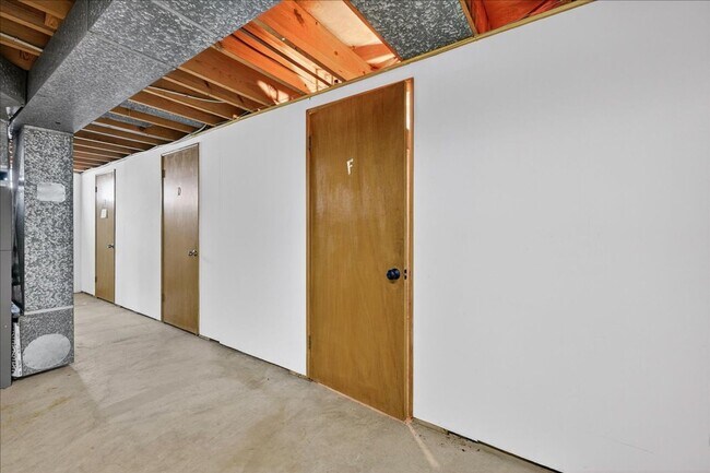 Building Photo - Apartment Food for the Soul