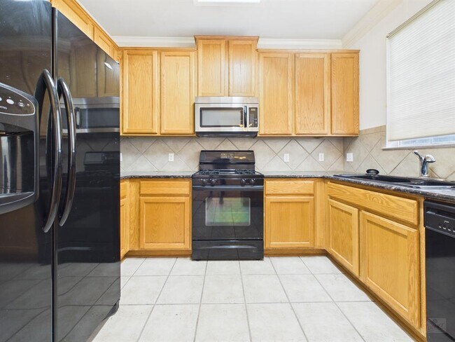 Building Photo - 8518 Cahill Dr