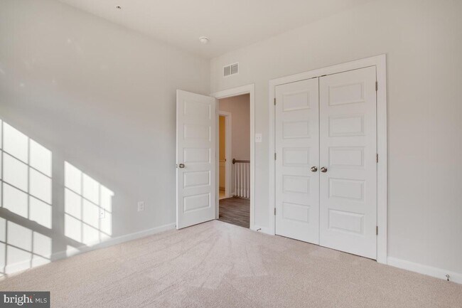 Building Photo - 6308 Savannah Dr