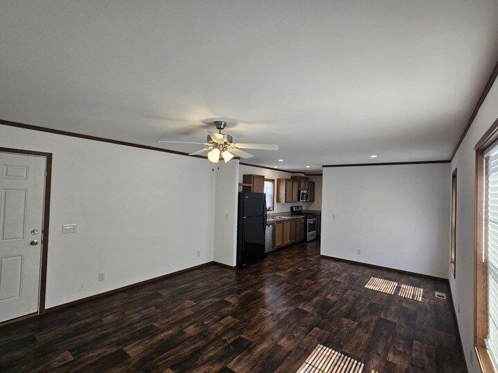 Building Photo - 76 Meggan Dr