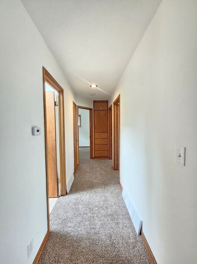 Building Photo - $2,500 - 4 Bed / 2 Bath Beautiful Home in ...