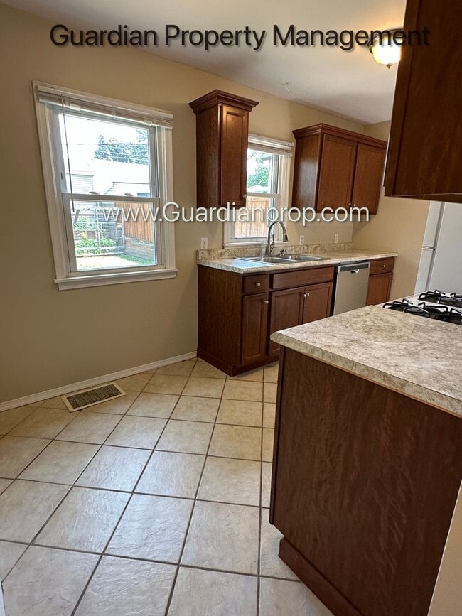 Building Photo - South Minneapolis Single Family Home, Gara...