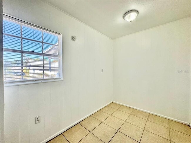 Building Photo - 1302 E New Orleans Ave