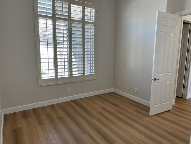Building Photo - 42107 N Mountain Cove Dr
