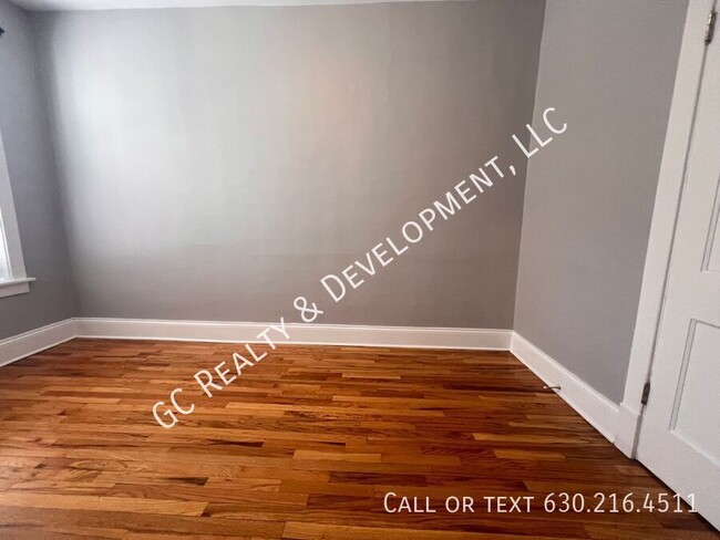 Building Photo - *** ALBANY PARK / 4 BEDROOM - 2 BATH / ONS...