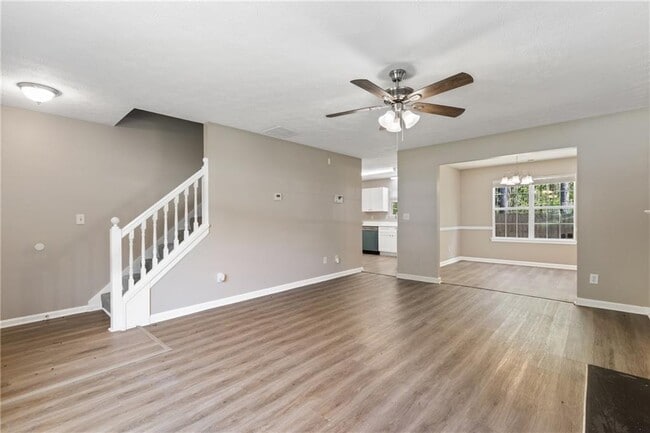 Building Photo - 3228 Diamond Blf