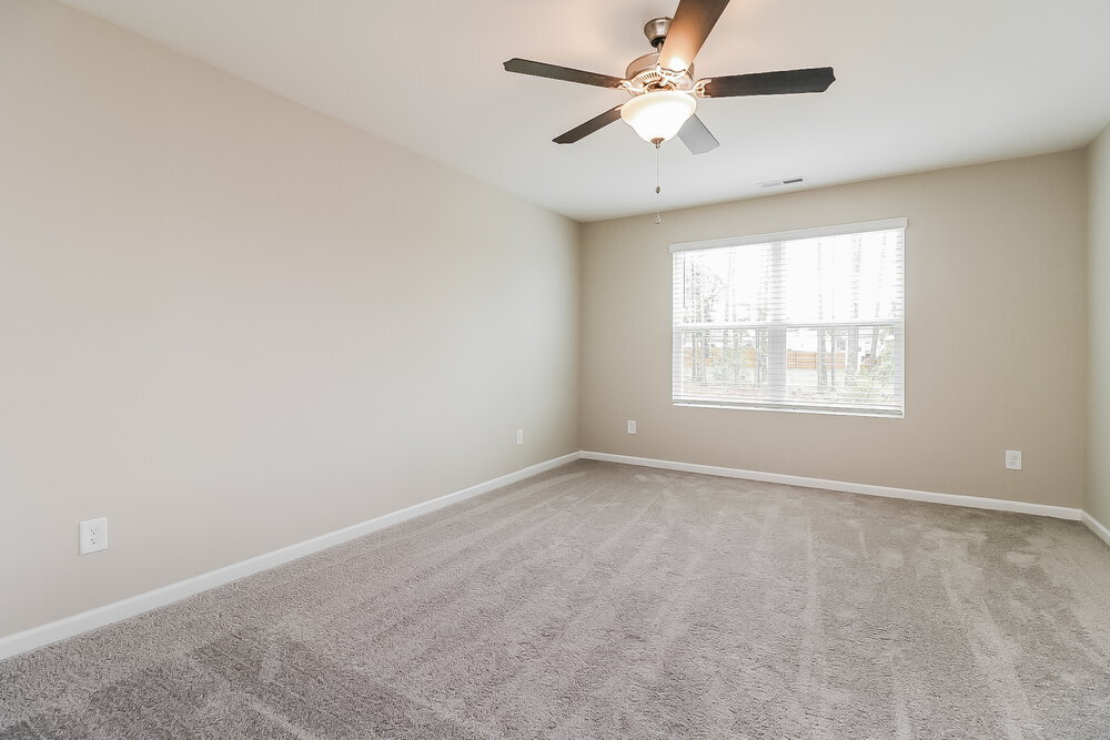 Building Photo - 545 Landing View Dr