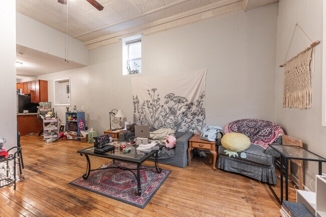 Building Photo - 3151 N Southport Ave
