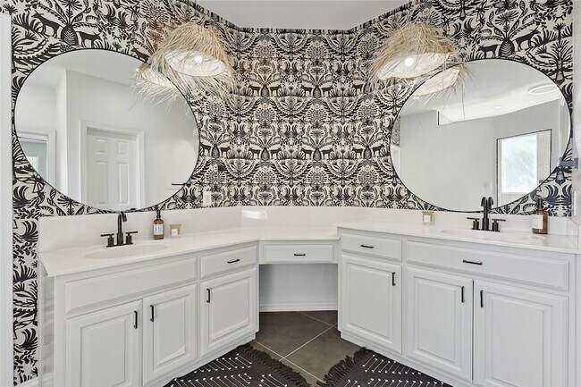 Building Photo - 5615 Teal Ct