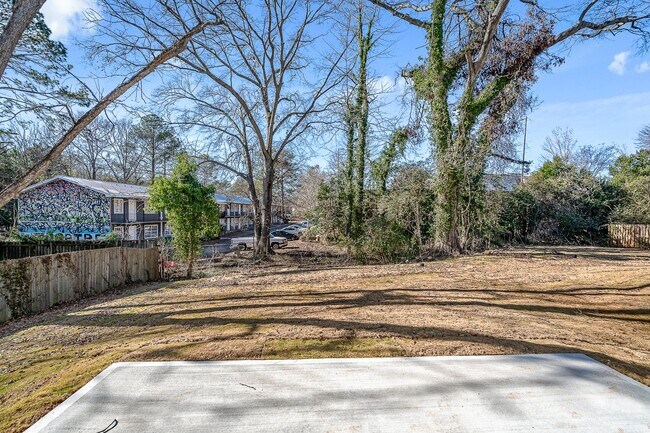Building Photo - 216 Colima Ave