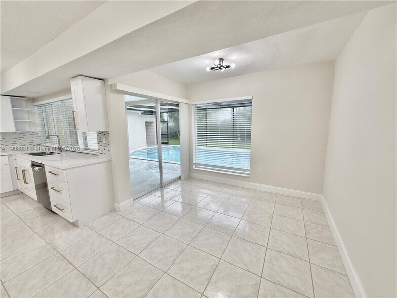 Building Photo - 6708 Camelia Dr