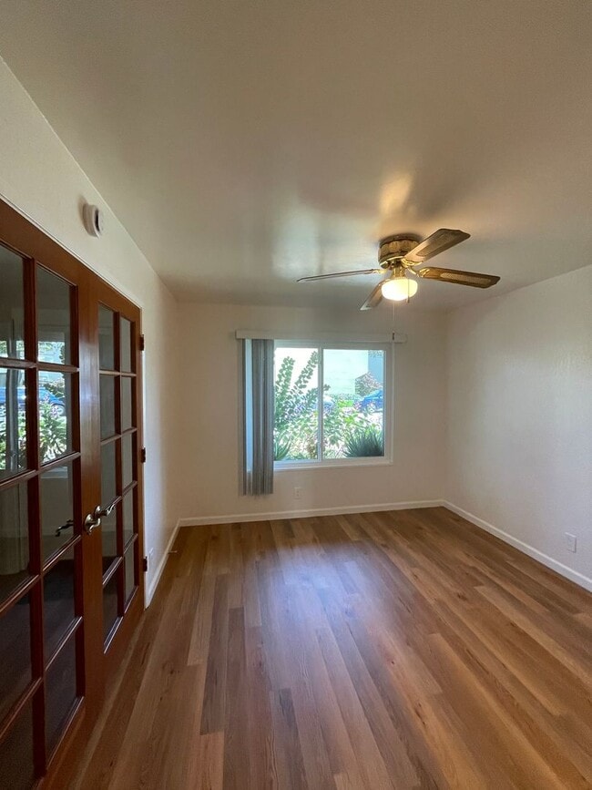 Building Photo - 1033 Fontana Dr