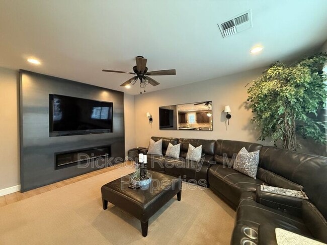 Building Photo - 3325 Show Jumper Ln