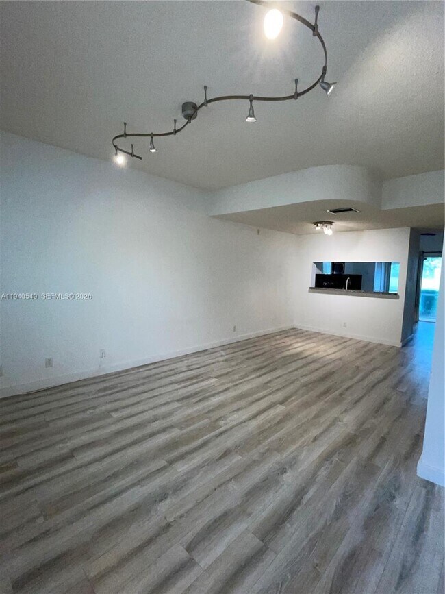 Building Photo - 207 Mallory Ct