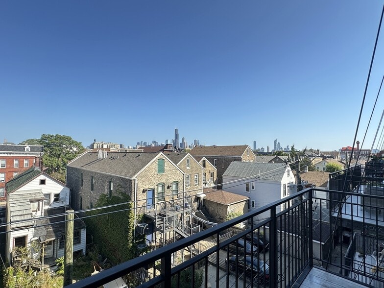 Building Photo - 1432 W 21st St