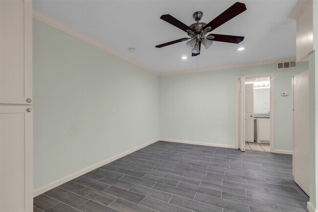 Building Photo - 1311 Antoine Dr