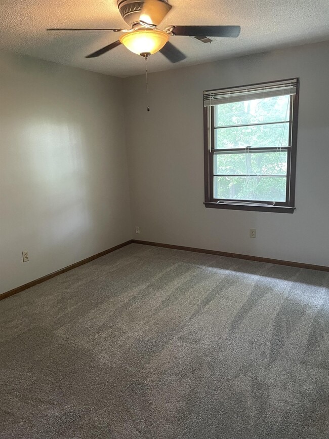 Building Photo - 9131 E 85th Pl