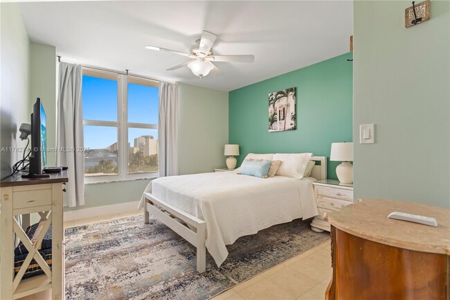 Building Photo - 3800 S Ocean Dr