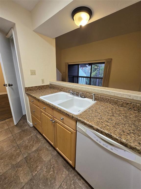 Building Photo - 3900 Aspen Dr