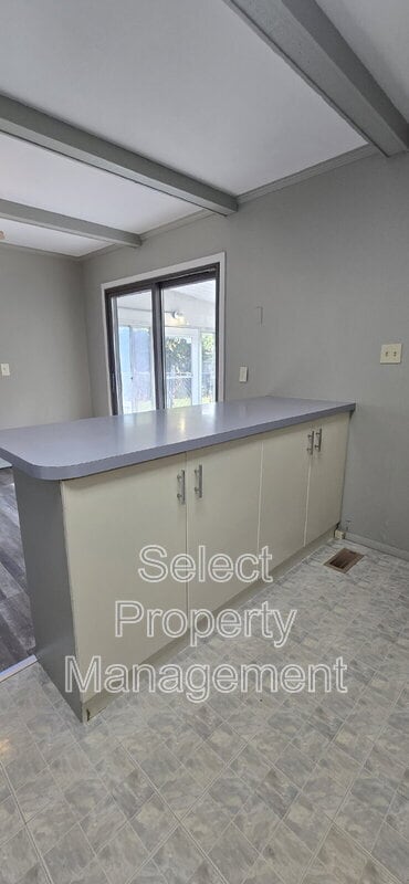 Building Photo - 5016 S Camden Dr