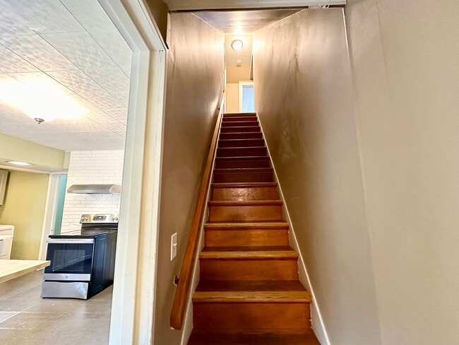 Building Photo - Inviting 3 Bed, 1 Bath Home in Roslyn, Whe...