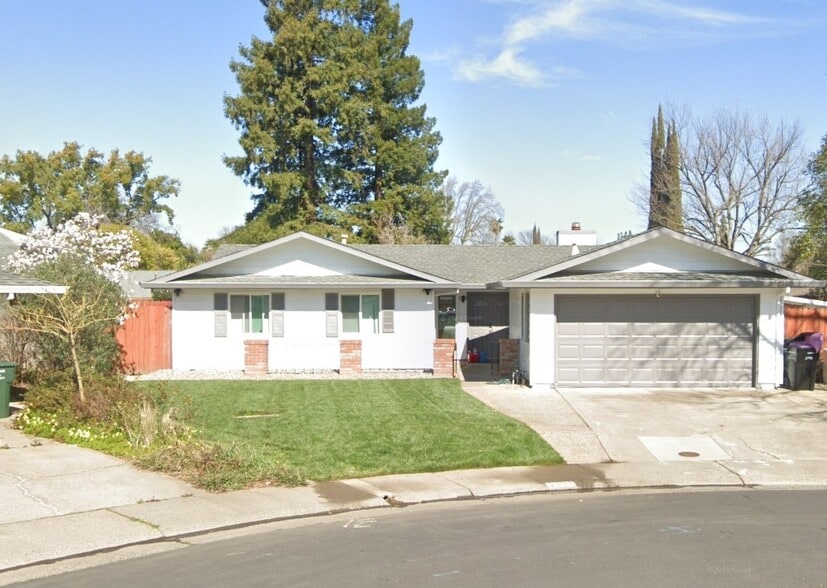 Primary Photo - 2537 Warrego Way