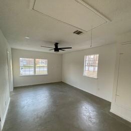 Building Photo - 2100 Rosemary Ln