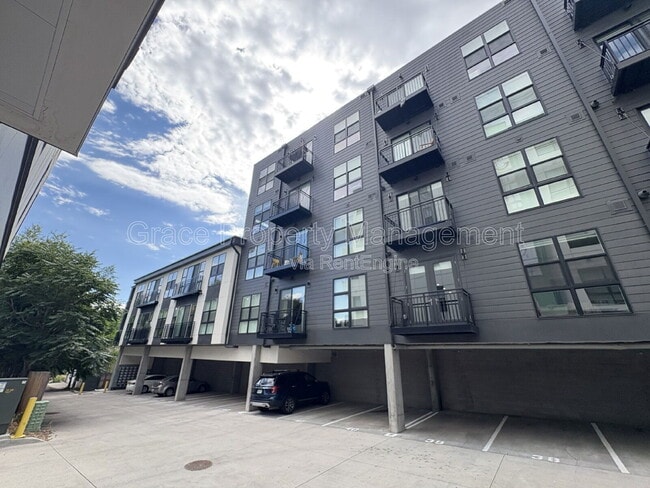 Building Photo - 3500 S Corona St