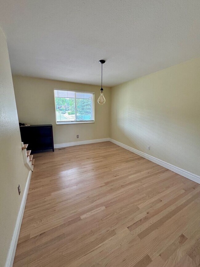 Building Photo - Spacious 4-Bedroom House Near Open Space in Heatherwood, Boulder