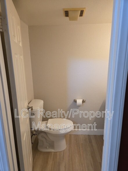 Building Photo - 22817 Windwood Ln
