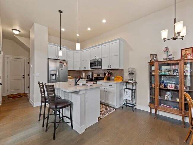 Building Photo - 2443 Trio Falls Dr