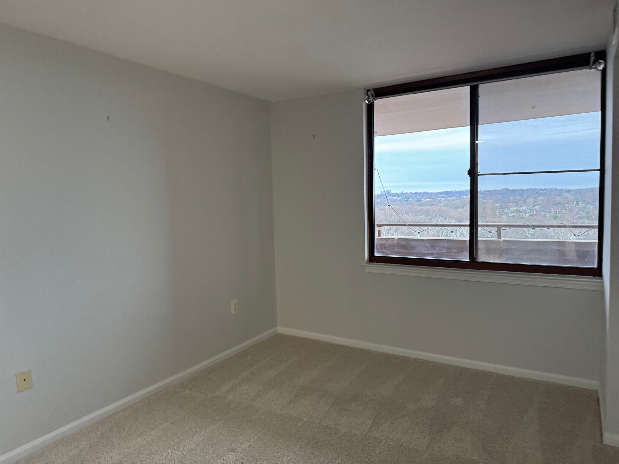 Building Photo - 10101 Grosvenor Pl