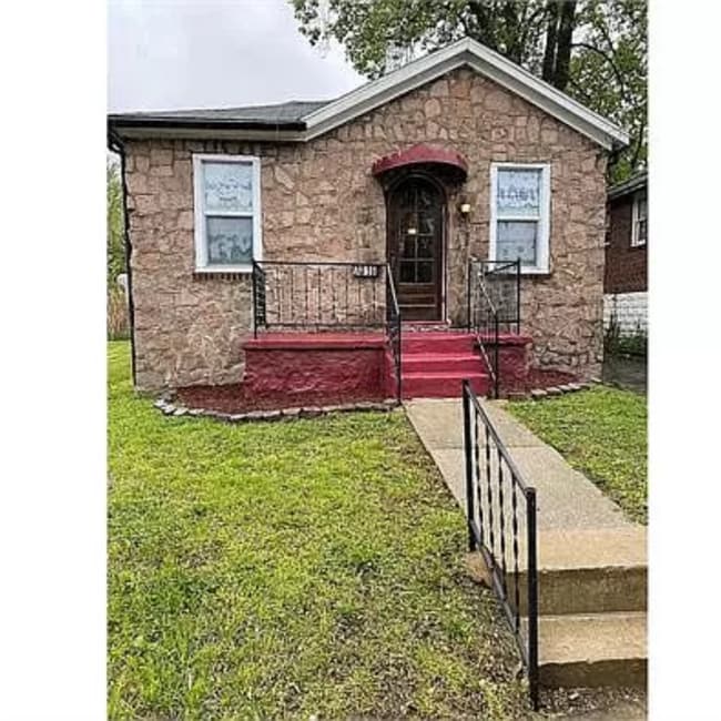 Building Photo - 7316 Park Dr