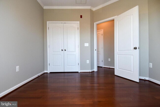 Building Photo - THIS IS AN ACTIVE ADULT, AGE RESTRICTED COMMUNITY. MUST BE 55+.