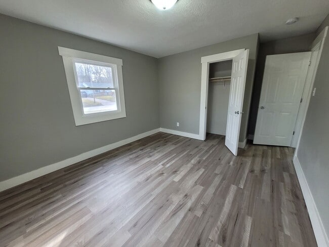 Building Photo - Renovated (in 2024!) two bedroom home, har...