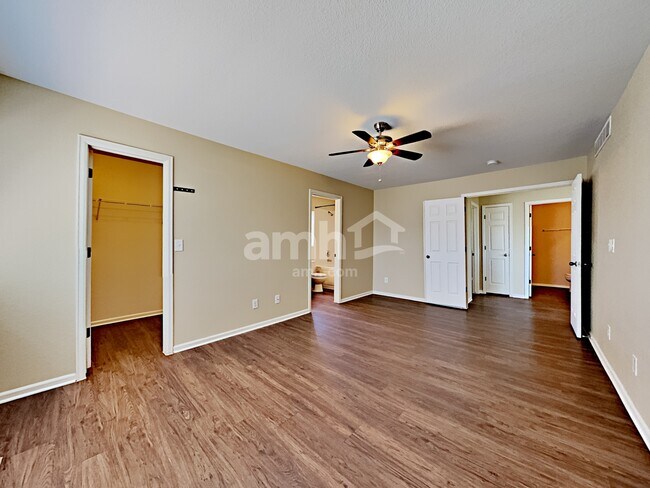 Building Photo - 4995 Fundy St