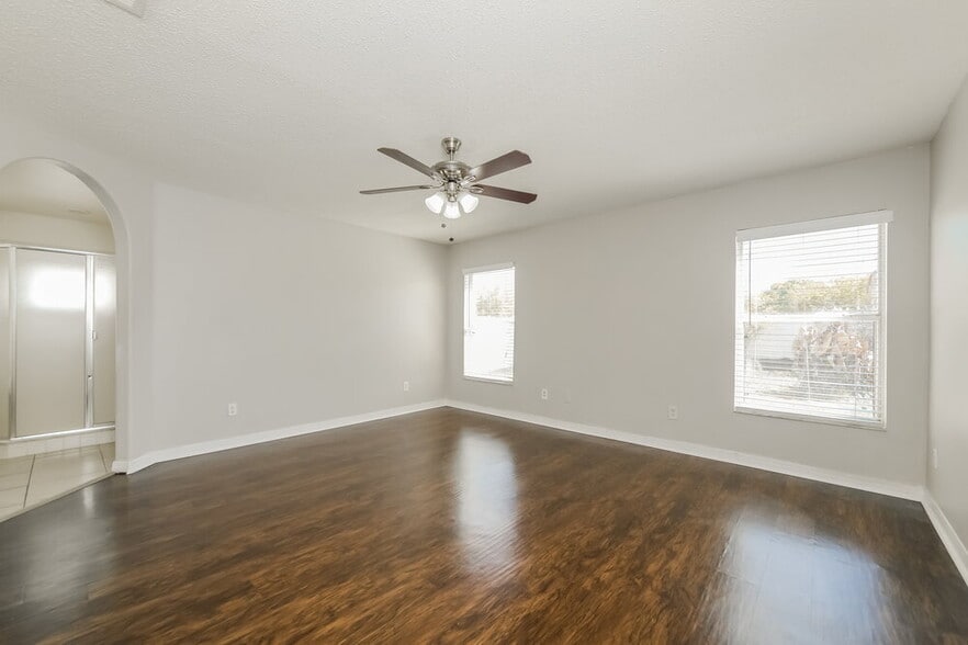 Building Photo - 16444 Coopers Hawk Ave