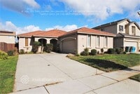 Building Photo - 1901 Pyramid Creek Dr