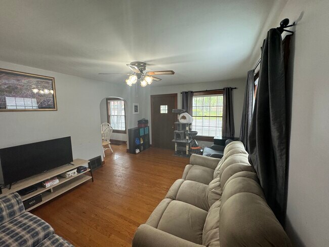 Upstairs Living Room - 1112 William St