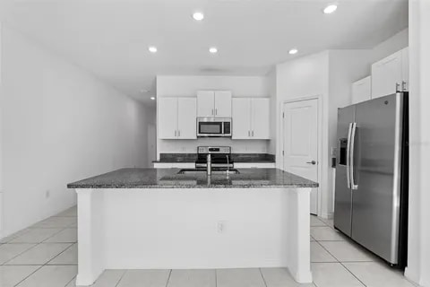 Building Photo - 5524 Blue Azure Dr