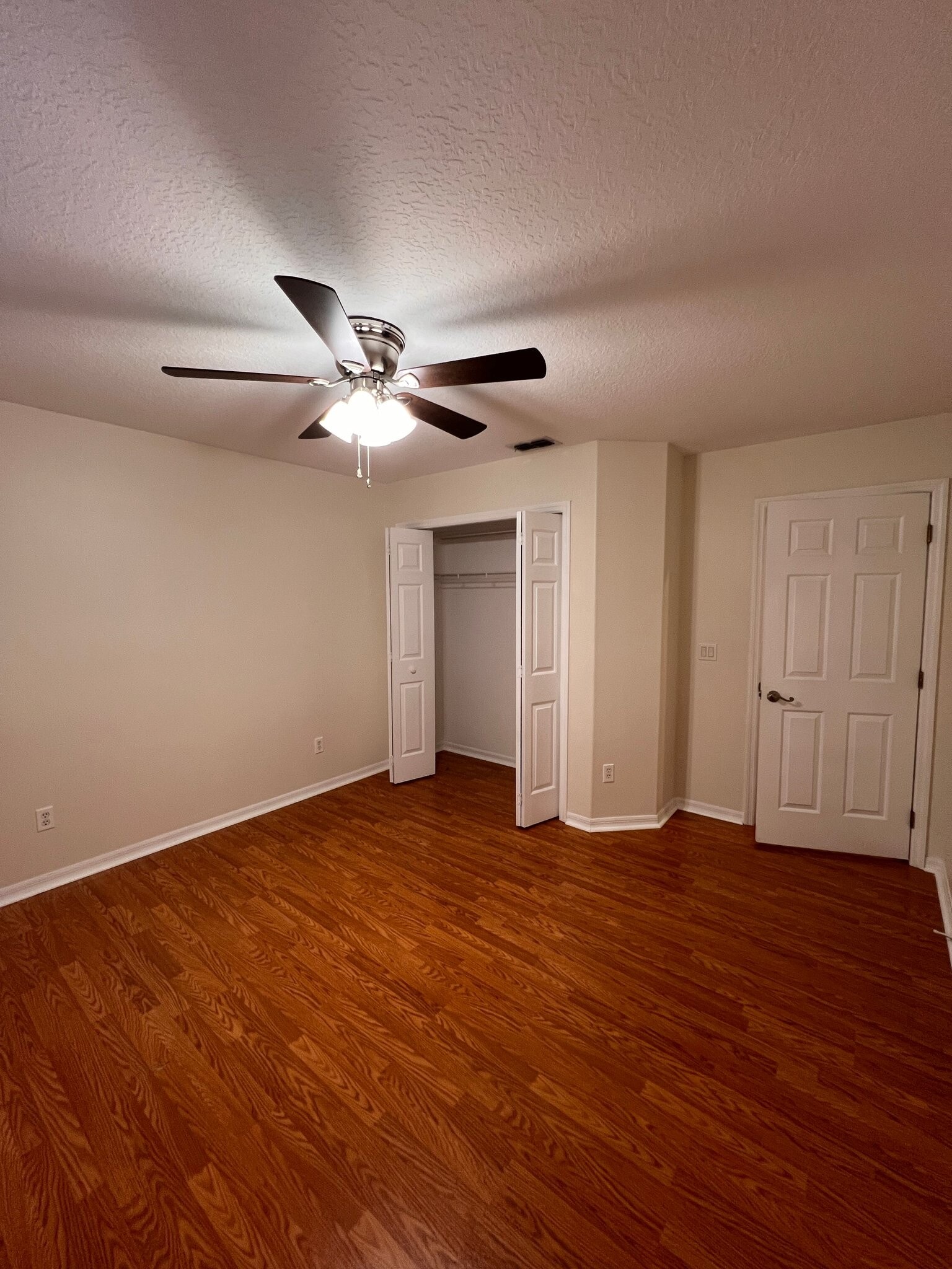 Building Photo - 345 Silver Pine Dr