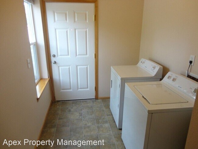 Building Photo - 1 br, 1 bath Apartment - 230 32ND STREET