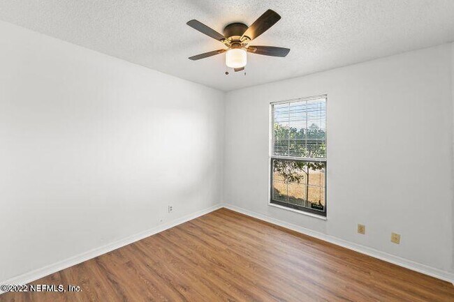 Building Photo - 1923 Fairfax St